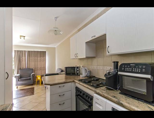 2 BEDROOM CLUSTER TO LET IN WILGEHEUWEL